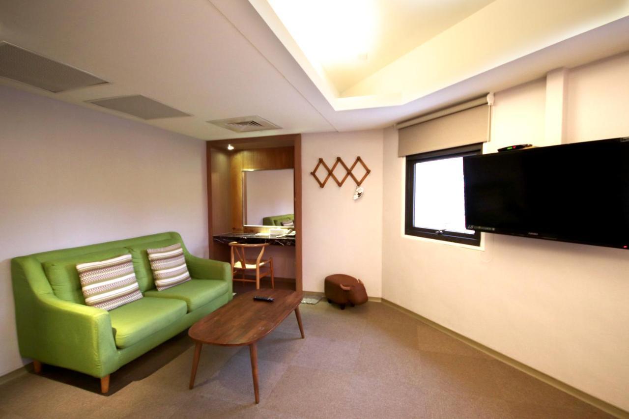 Meci Hotel Kota Hualien Bagian luar foto