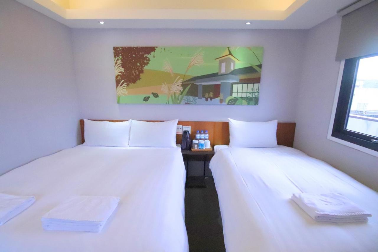 Meci Hotel Kota Hualien Bagian luar foto
