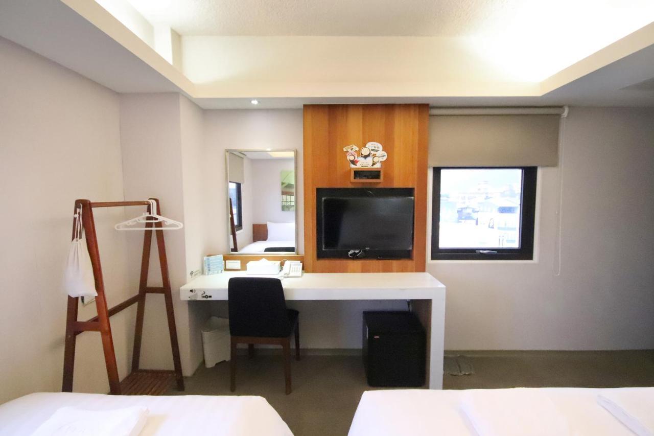 Meci Hotel Kota Hualien Bagian luar foto